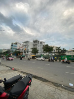 bán gấp nhà mặt phố núi thành hải châu, kinh doanh sầm uất, diện tích 104m - 3 tầng - mặt tiền 4.3m