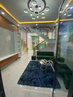 kẹt tiền cần bán gấp nhà một trệt một lầu