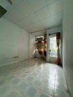 nhà hẻm xe hơi 6m, đường nguyễn kiệm, p.3, gv. trệt lầu đúc. dt: 3,3 x 14m.