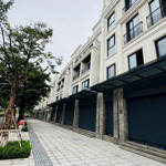 cần bán căn shop góc 160m2 có gói vay bank 36 tháng lãi 0% the manor central park