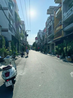 nhà hxh 6m đ. lạc long quân, q.11, gần đầm sen, nhà cũ tiện xây mới, 65,6m2, 2pn