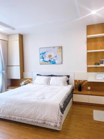 em cần cho thuê căn 2 phòng ngủ sáng 83m timecity, full đồ. lh: 