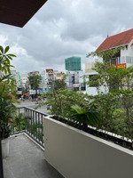 hải châu, nhà trung tâm - góc 2 mặt thoáng - cạnh 2 tòa masterise. giá chính chủ