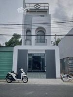 bán gấp nhà 2 lầu, cực rộng rãi, thiết kế hiện đại, thông thoáng, vừa ở vừa làm vp