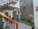 bán nhà 2 tầng mới, dt 100m2, giá 3.x tỷ, đường ô tô thông, sát trần nhân tông, nhà 3 mặt thoáng.