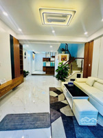 [quận 8]âu dương lân nhà đẹp ngang gần 5m 4 tầng 4pn 3wc ở ngay