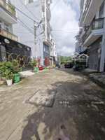 gia đình kẹt tiền cần bán gấp nhà thới an 16- đường 12m