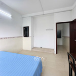 phòng thoáng 28m2, tạ quang bửu q8 cũ