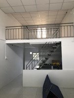 cho thuê nhà cấp 4 gác lửng đường 8 lò lu , giá 4tr/tháng , cọc 1 tháng , vào ở ngay