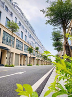 chính chủ cần bán cắt lỗ căn liền kề 5 tầng dự án central riverside lh: 