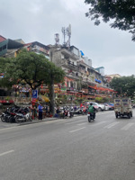 một mặt phố, một mặt ngõ 75m2 mt 4.5m. vỉa hè đá bóng