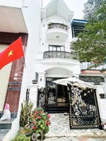 bán nhà full đồ trung tâm cát bà giá rẻ vị trí đẹp. lh 