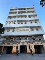 bán ks góc 2 mt bưng ông thoàn q9, dt 14,6x68m, cn 991m², 60 phòng, 400tr/th giá 68 tỷ