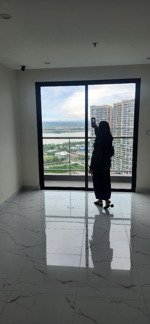 căn grand park view đẹp tầng trung giá tốt