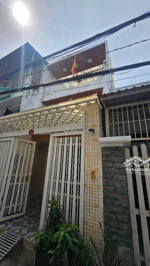 3 tầng - hẻm thông tứ tung - giáp quận 7 - nhà mới ở ngay - 4 tỷ 75 - đ. 1982 huỳnh tấn phát