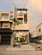 căn 1 trệt 2 lầu 4pn đường đinh văn ước, hưng long, bình chánh 90m2 ngang 5,5m, ngay trạm y tế