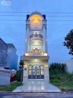 NHÀ MỚI ĐẸP TRỤC CHÍNH - ĐƯỜNG D1 - HỒNG LOAN 6A - THIẾT KẾ SANG TRỌNG