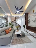 kim giang - ngõ rộng thoáng trước sau, cách oto tránh vài bước chân, nhà mới đẹp, giá hiếm khu vực