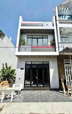 ngộp bank bán nhanh nhà 2 tầng gần chợ tân hiệp ,đưa trước 450 triệu vào ở