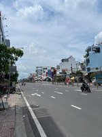 ngợp ngân hàng bán gấp nhà quận tân phú giáp tân bình giá tốt ngang 6,7m x 18m 4 tầng sổ hoàn công