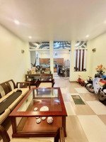 bán nhà phân lô lạc trung, mặt tiền hơn 7m, trước nhà vỉa hè, 2 ô tô tránh, dân trí cao, 24 tỷ