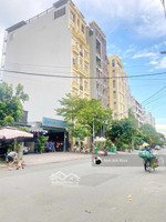 chủ cần bán khuôn đất rẻ khan hiếm đường cao chị chính p. phú thuận quận 7. dt: 8x21m giá 33 tỷ