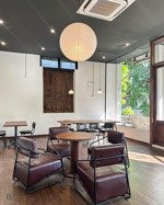 mặt phố lò đúc - diện tích rộng 200m2 - mặt tiền khủng 13m - 2 mặt thoáng - 1 sổ 1 chủ vuông vắn.