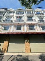 bán căn nhà phố cách ql13 chỉ 100m 1 trệt 1 lửng 2 lầu nhà mới xây 4*13.3(53.7m2) giá 8.05tỷ lh tín