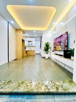 bán nhà phố phạm văn đồng: dt:33m.6tầng. mt:3,7m. giá:11,8 tỷ