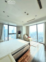 vừa trống 3pn 175m2, 70tr/th cho thuê vinhomes đồng khởi q1