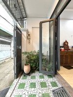 chủ cần bán gấp - gần chợ phạm văn bạch - công nhận 51m - 1 bước ra mặt tiền