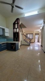 cho thuê nhà nguyễn bá khoảndt 90 m2, 4 tầng, mt 5m, tầng 1 thông, trên chia 2 phòng, điều hòa,nl