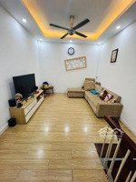 nhà mới chủ tự xây, kết cấu chắc chắn,thang máy nội thất, đầy đủ, dt 39 m2 - 5 tầng, mặt tiền 4.7