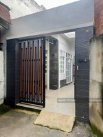 nhà gần 120m2 giá hơn 5 tỷ chút xíu ngang 6m, ô tô đậu ngay cổng nhà, ngay tô ngọc vân, tam phú