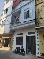 nhà 2 tầng 1 tum, khu phân lô sơn sửa đẹp . ưu tiên ở lâu dài