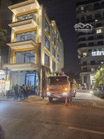 cho thuê nhà 130m*6 tầng, thang máy, mặt đường hoàng hoa thám, liễu giai,ba đình,giá 100 triệu.