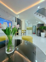 quá rẻ - chỉ 6 tỉ- nhà phố mới toanh - 5 phòng ngủ - 28m2 - phù hợp gia đình nhỏ