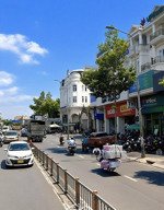 hiếm, bán nhà phan văn trị, gò vấp, ngay emart, 3.7x5m, 3 tầng 2pn, hẻm 3.5m thông sát mặt tiền