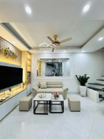 bán căn nhà cầu giấy 30m*5t mt6.8m giá 7 tỷ nhỉnh - nội thất nhập ngoại - an sinh đỉnh cao