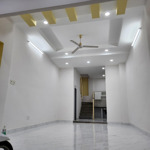 cho thuê nhà mặt góc cực kì thoáng mát, ngay ngã 3 tân sơn thuân tiện di chuyển sang cách quận khác