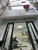 bán nhà q10 ngang 4x11 - hẻm rộng 20m ra mặt tiền - 3 tầng - 4 phòng ngủ - nhỉnh 6 tỷ.