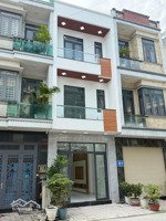 bán nhà 1 trệt 2 lầu gần vin com 550 dt 65,5m full nội thất giá 5ty7 tl lh 