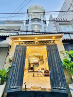 chủ muốn bán gấp cuối năm. 50m huỳnh văn bánh, phú nhuận xây 4 tầng. sổ hoàn công,giá chỉ 2 tỷ 200.