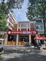 siêu vị trí . mt mạc đỉnh chi quận 1 . dt 12.20 x 37m = 451m2 . 3 tầng . hđt 520 triệu . giá 160 tỷ