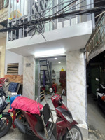 nhà nhỏ quận 6,dt 6m2, 2 lầu, 1 trệt/ 950tr,sổ hồng riêng, ngay trung tam, đi đâu cũng gần