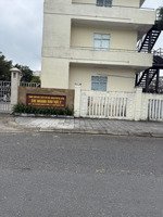 còn lô ngay sát gần bãi tắm non nước nhs , vị trí rất đẹp bên cạnh trung tâm quỹ đất tp , xung quan