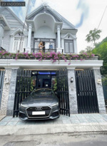 bán nhà mặt tiền gần chợ đầu mối hóc môn. nhà 1 lầu 7x15 hoàn công đủ