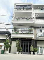 lạc long quân 5,3 x 11 đường 8m - ô tô ngủ nhà nhỉnh 10 tỷ .