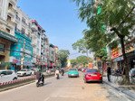 bán nhà mặt ngõ ô tô tránh dt gần 100m2 ,5 tầng ngõ thông từ lạc long quân sang võ chí công.
