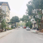 bán nhà ngõ 2 xe công tránh- gần sân golf long biên, hai mặt thoáng. dt:230m2,mt:8.6m. giá tl